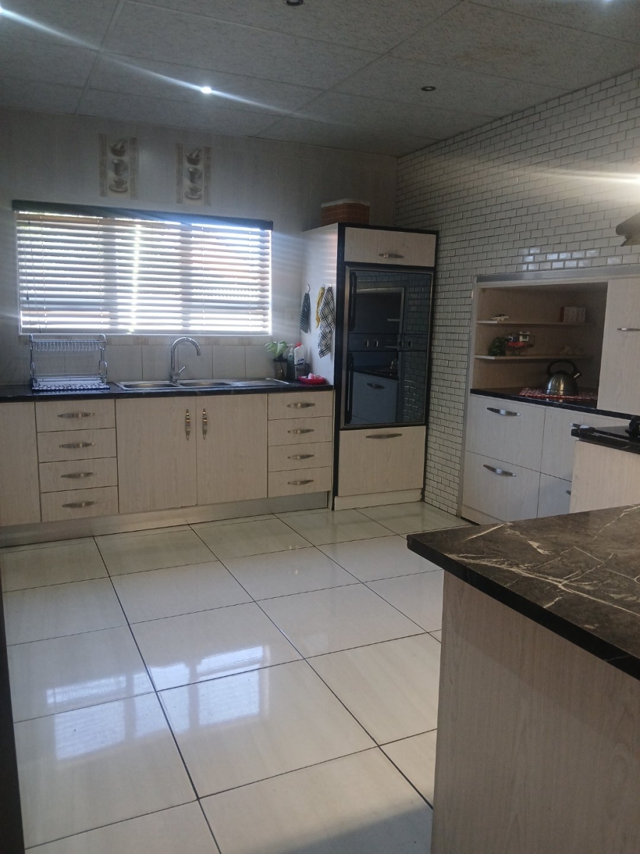 4 Bedroom Property for Sale in Kimberley North Northern Cape